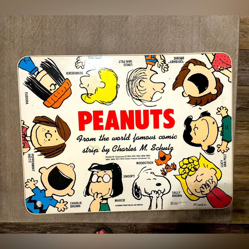 VINTAGE RARE Original Peanuts Table